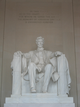 Close up of the Lincoln statue