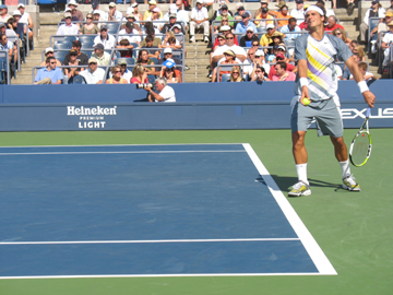 Feliciano Lopez serving